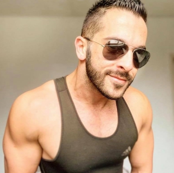 Model Display RayBan Aviator Brown Lens RB3025 Gold Frame - Picture 16 of 16